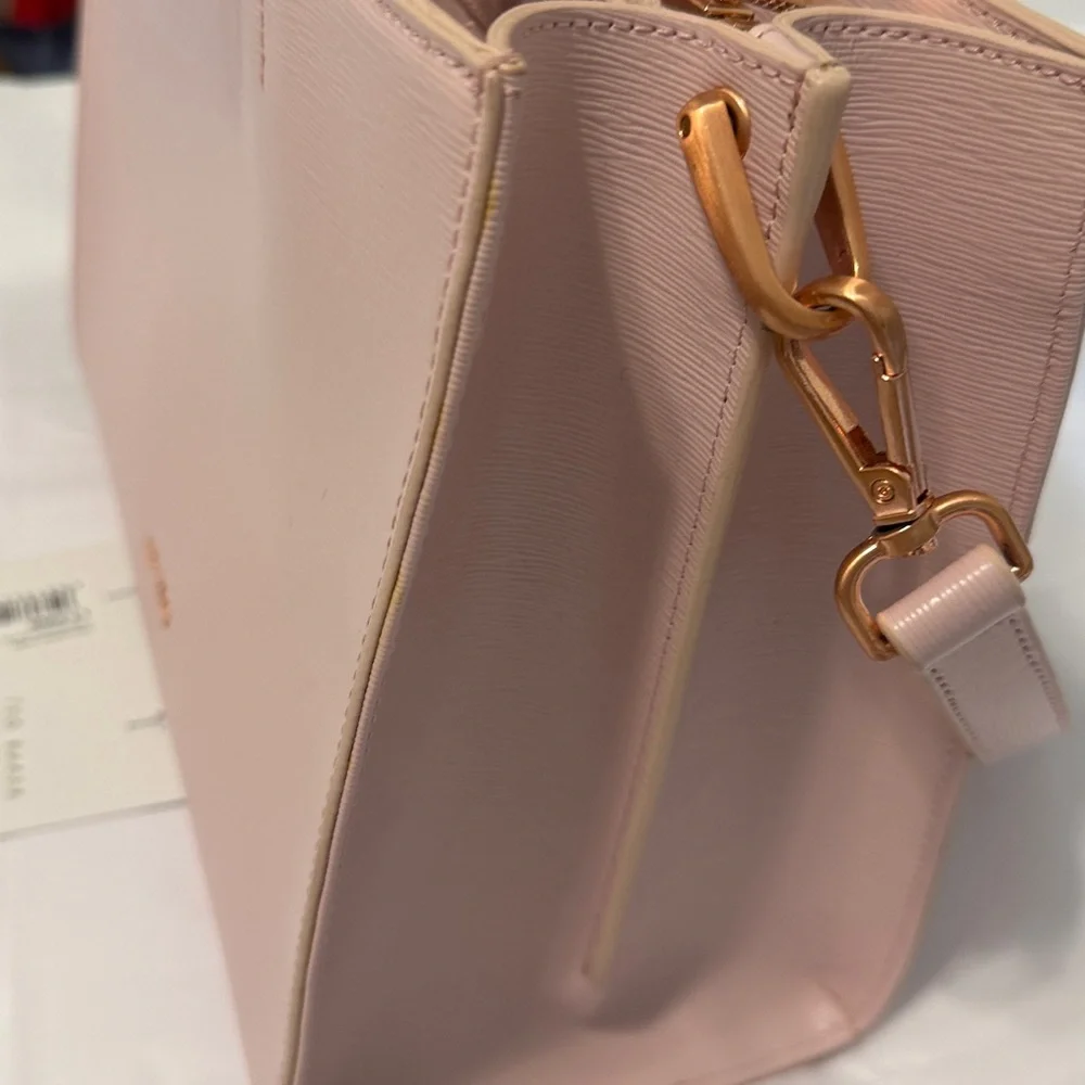 Ted Baker London 🌸 Light Pink Satchel with Gold Accents - Picture 17 of 17